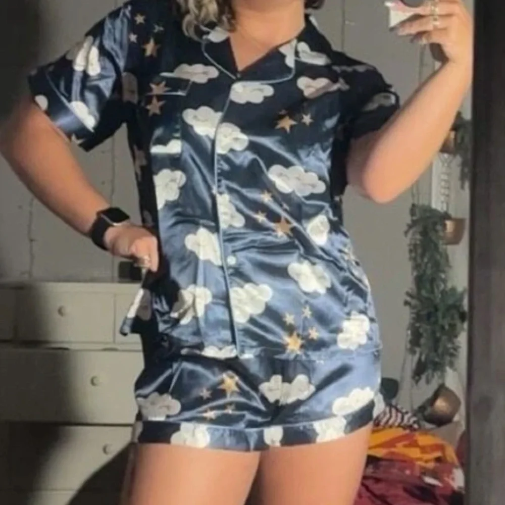 N/A satin button